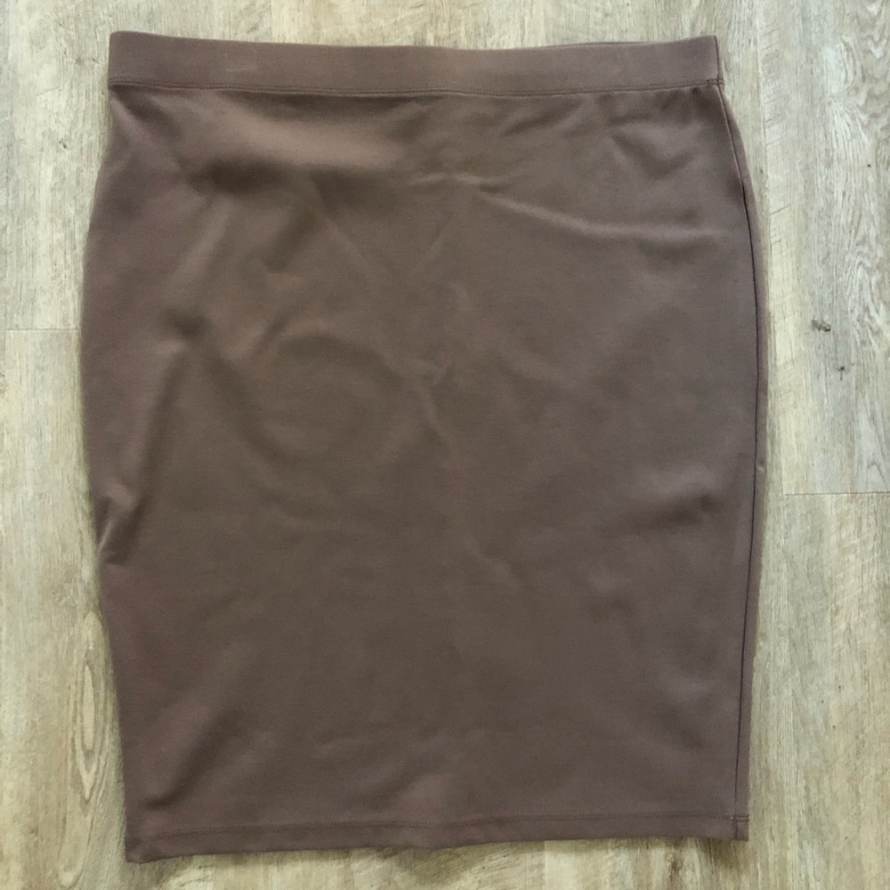 F21+ pencil skirt